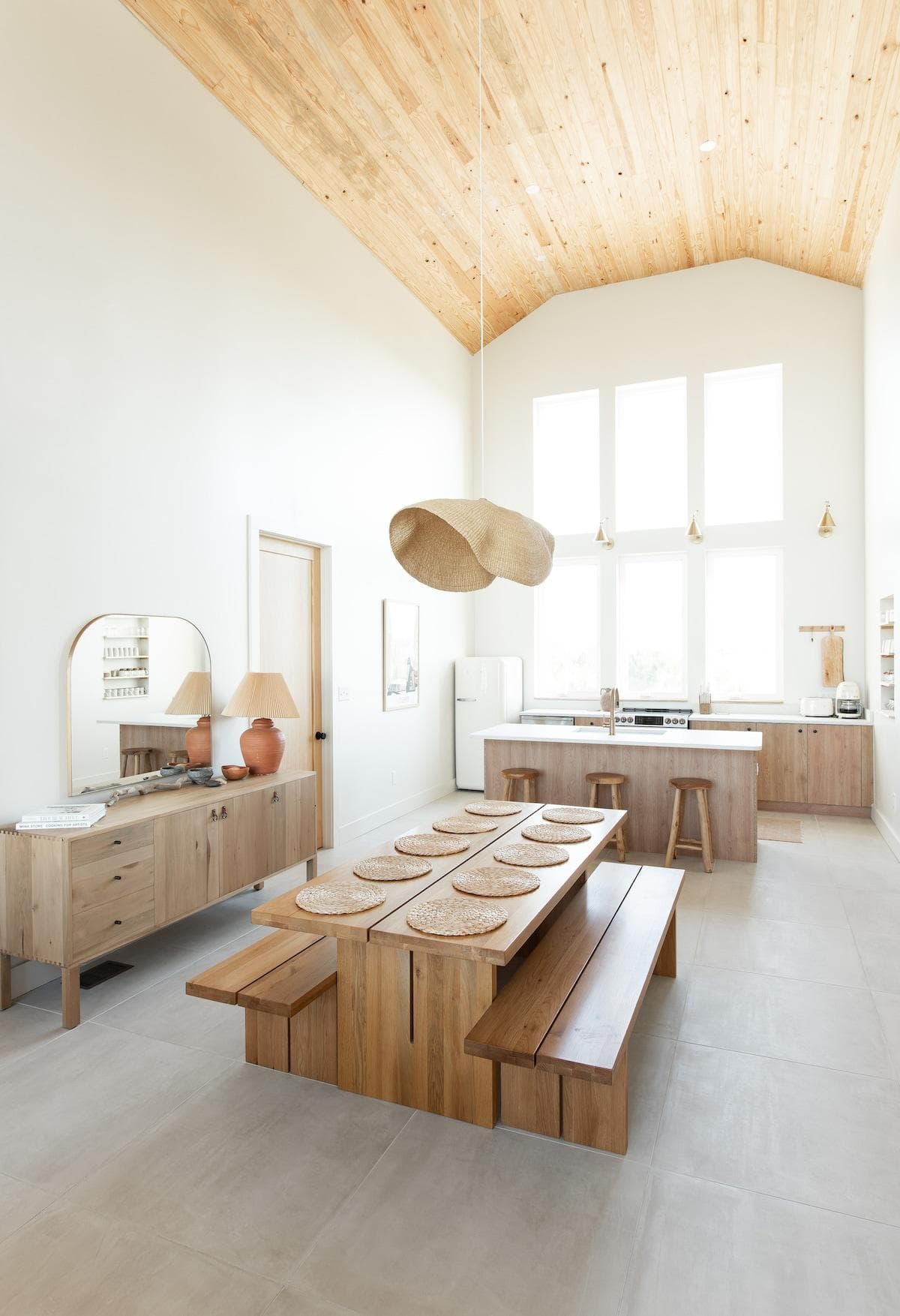 Beautiful vaulted pine ceilings give way to double stack windows at each end, giving guest views of both the Gulf and the Bay. The wooden table is the heart of Wild Olive where guest can dine, play games, do puzzles, listen to music, and connect.